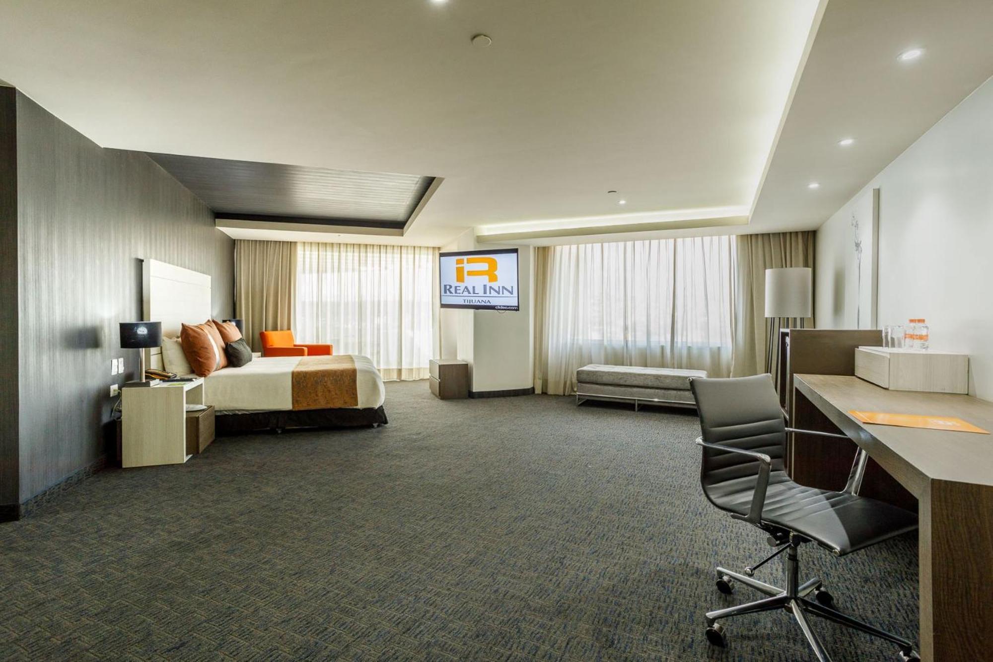 Real Inn Tijuana By Camino Real Hoteles Eksteriør bilde A suite at the hotel