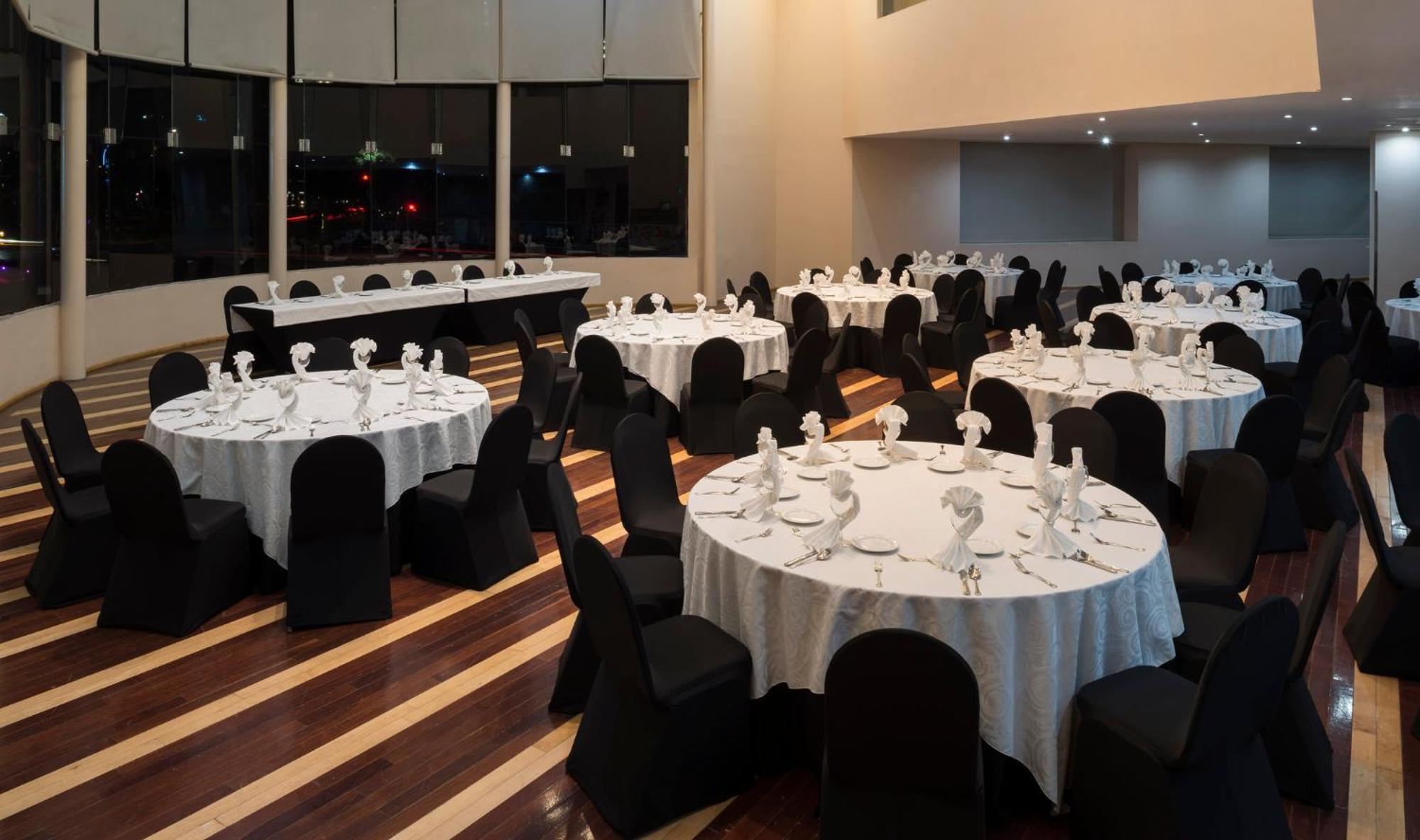 Real Inn Tijuana By Camino Real Hoteles Eksteriør bilde The Great Hall