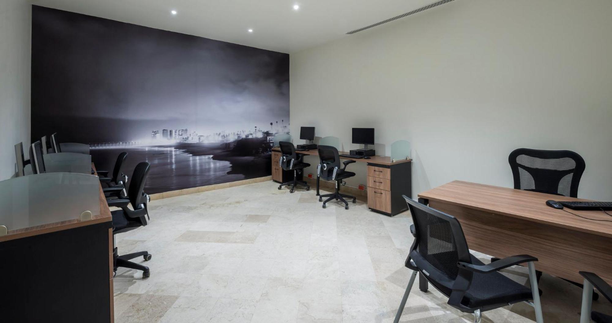 Real Inn Tijuana By Camino Real Hoteles Eksteriør bilde Business Centre